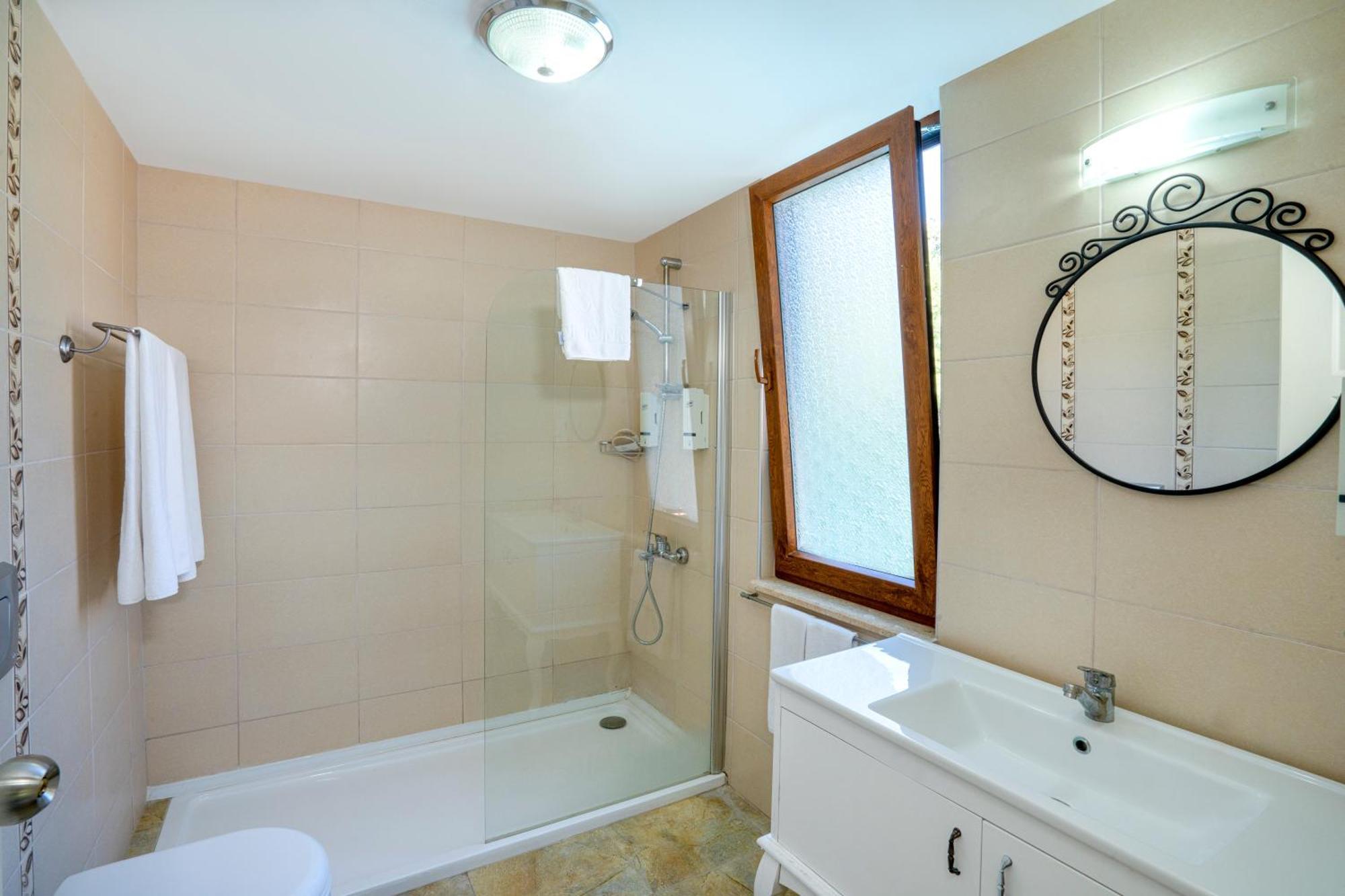 Alya Villa Butik Hotel Турунч Екстериор снимка